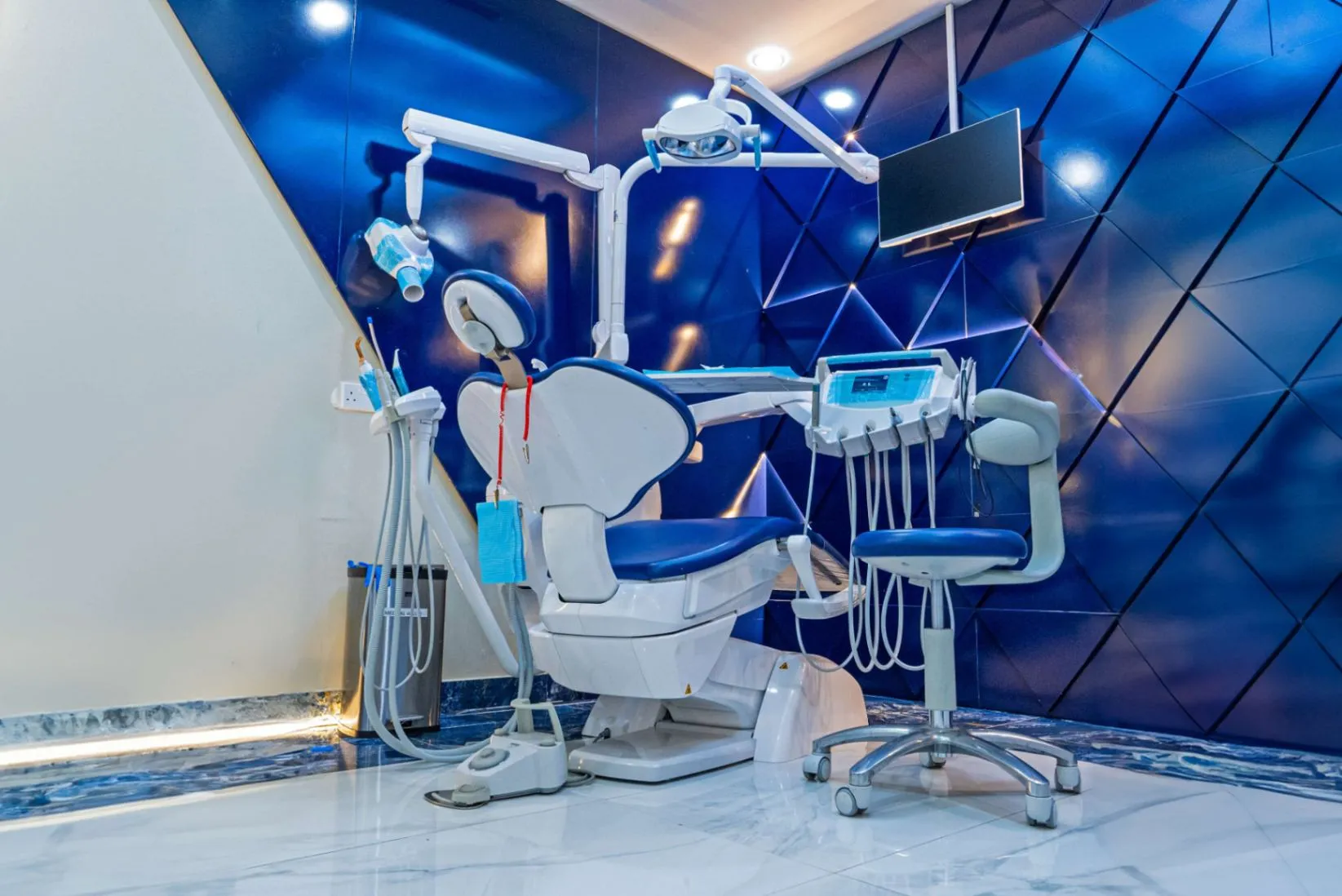 Dental consultation in Arjan